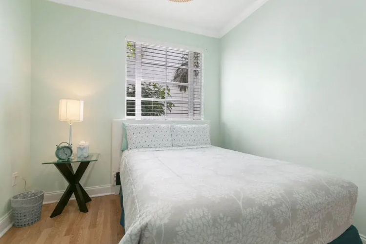 2 Bedroom Deluxe Apt on Collins Ave