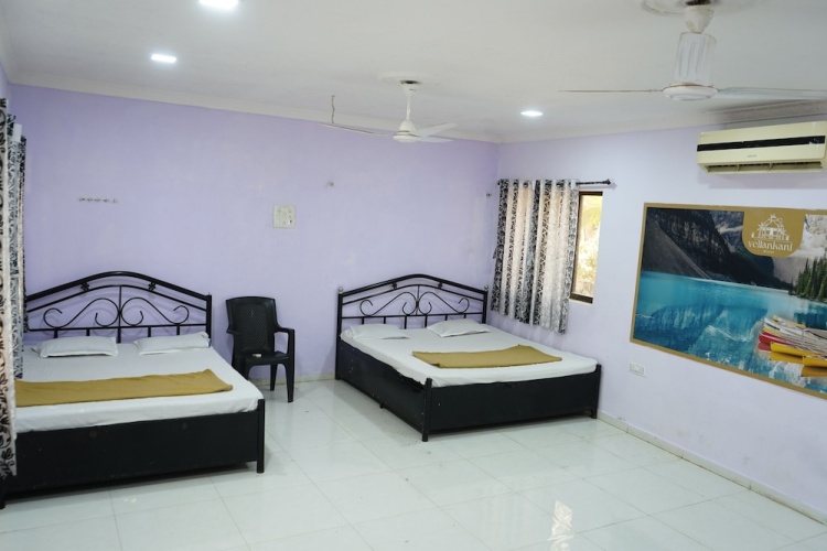 Bed in Dorm