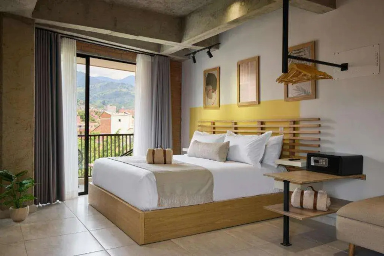 30 Living Suites