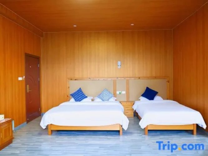 Standard Twin Family room with balcony