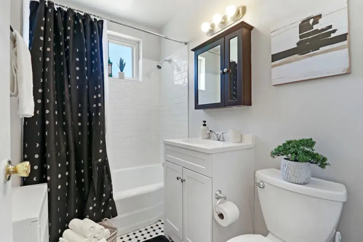 2BR Modern & Comfy Apt in Rogers Park