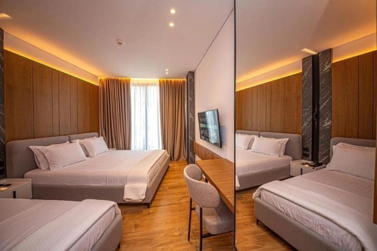Deluxe Triple room with balcony