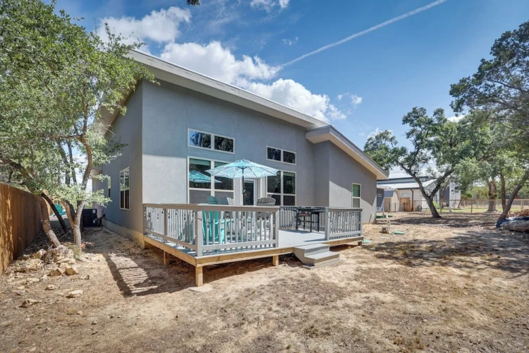 3 Bedrooms Cottage