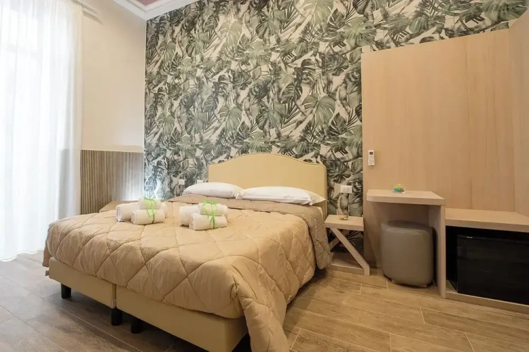 Junior Suite with balcony and with city view