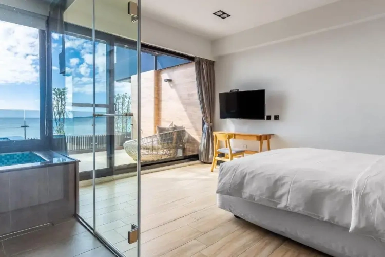 Deluxe Double room with balcony and with sea view