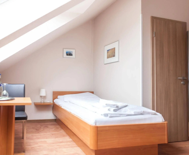 Airport Hotel One
