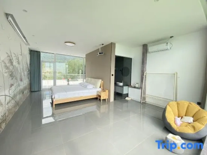 Standard room with balcony