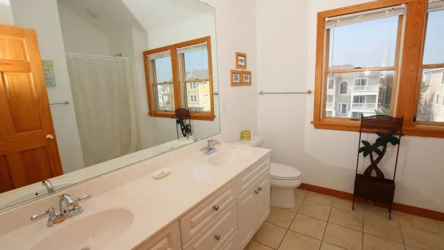 Crabby Jayne's - 9 Br Home