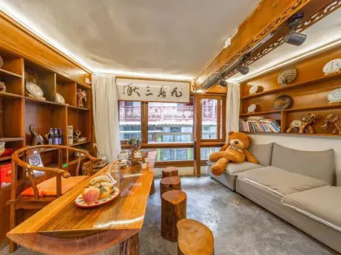 Linshuiju Inn (Lijiang Ancient City Branch)(临水居客栈（丽江古城四方街店）)
