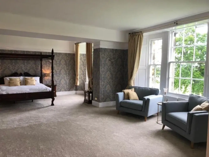 Deluxe Suite