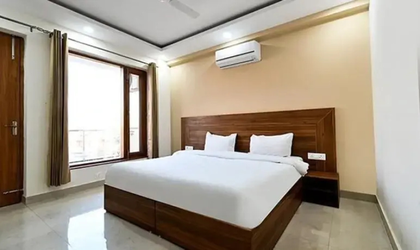 Hotel Holy House