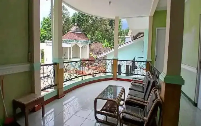 Rehat at Linggarjati Kuningan