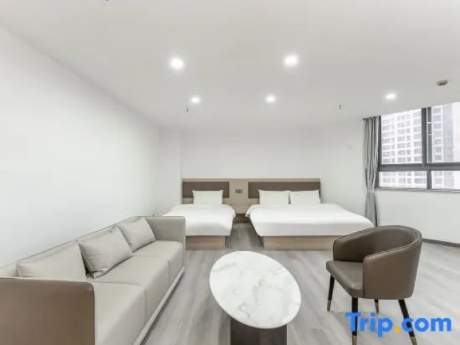 Deluxe Single Suite