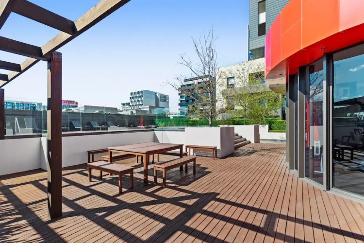 Stylish 2-bed Apartment Near MCG