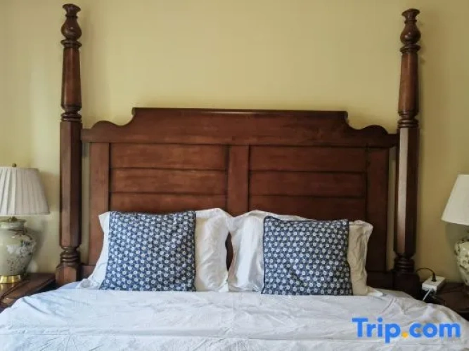 2 Bedrooms Suite