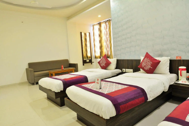 Hotel Nayan Palace