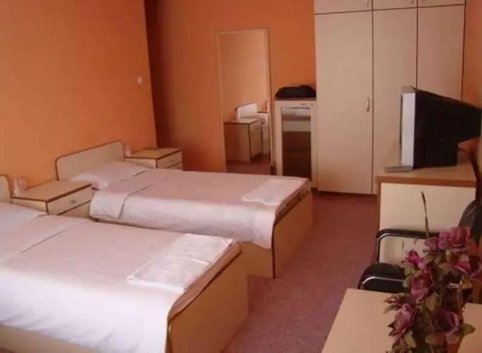Ada Hotel