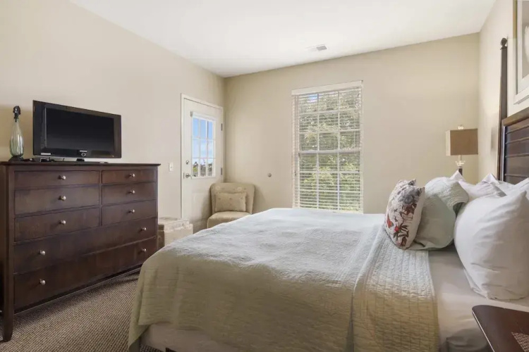 Branson Hills Getaway Sleeps 6