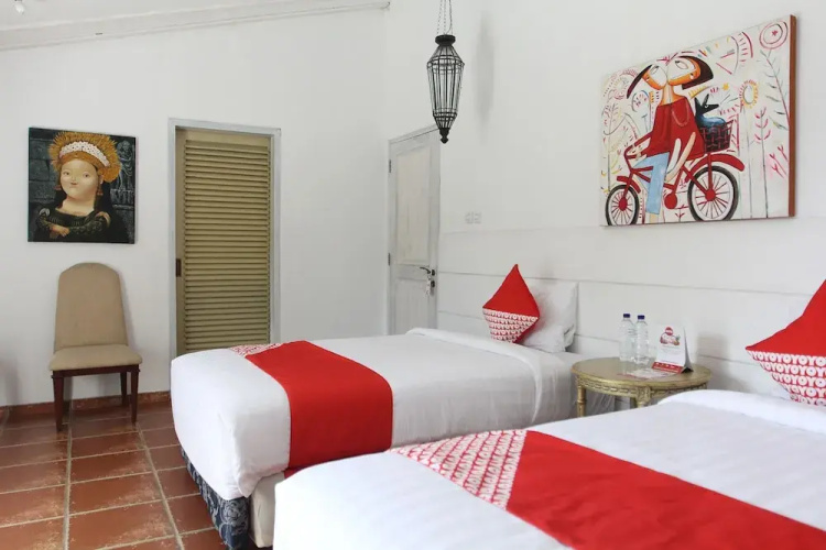 OYO 156 Wirasamala Villa
