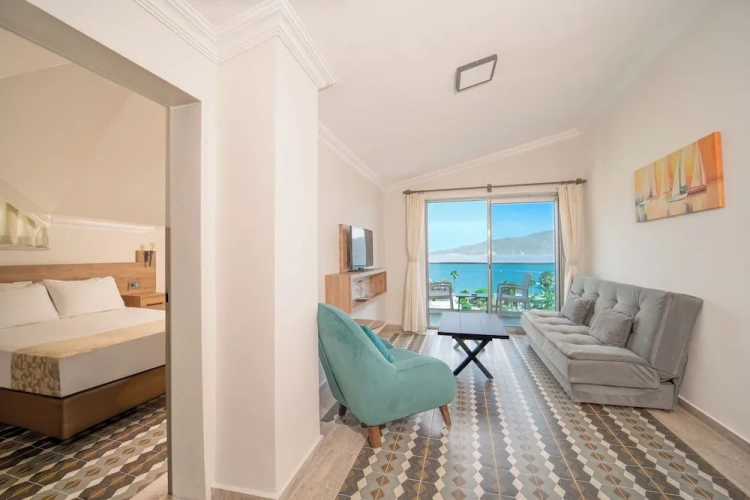 Standard Quadruple Family room with balcony