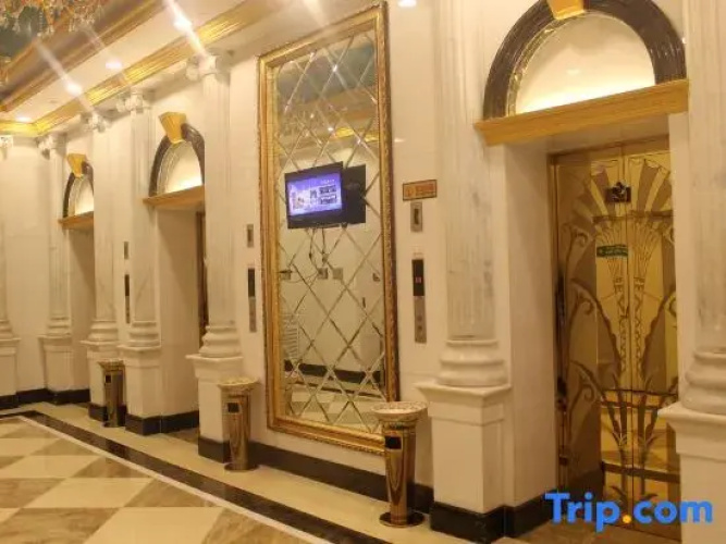 Royal Hotel