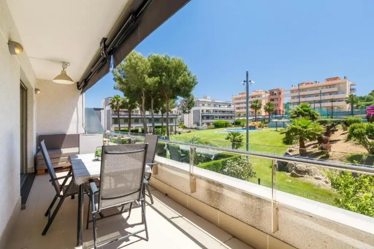 Family Apartment with garden view