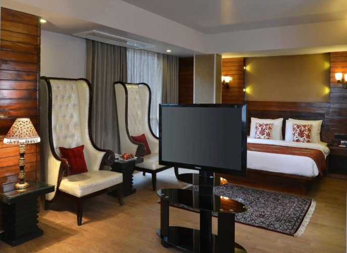 Suite with view