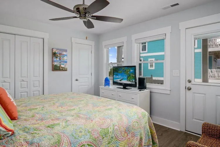 Bozeman Beach 4 Bedroom Home by Redawning