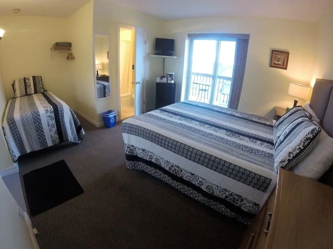 Standard Double room with balcony and with lake view