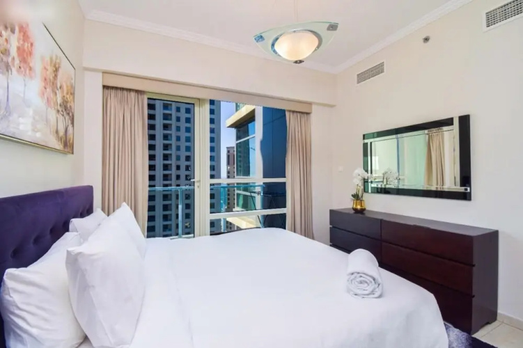 2B Apt With Waterfront View JBR