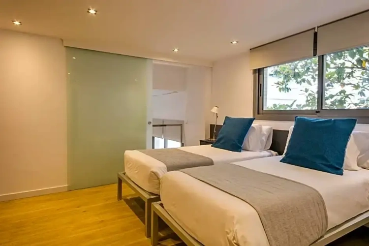 2 Bedrooms Apartment