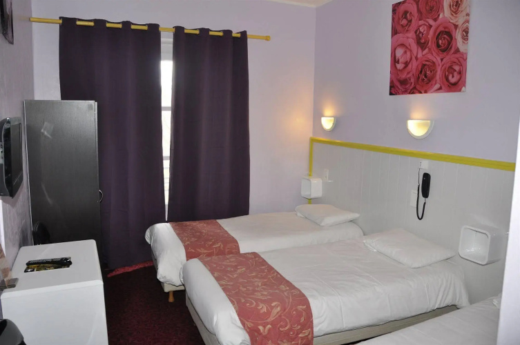Sarl Hotel Cesar