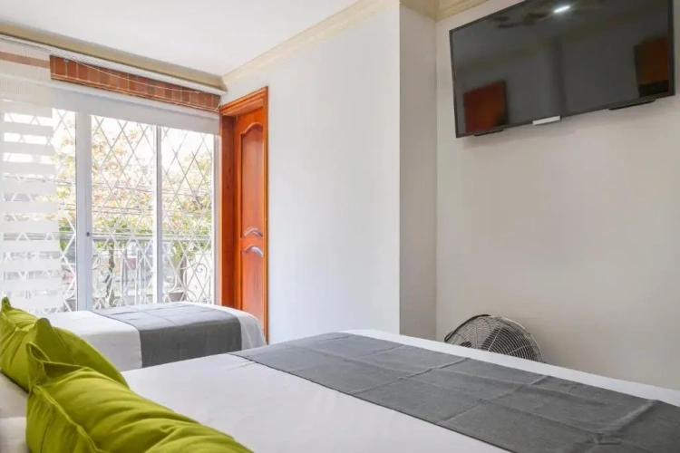 Standard Triple room