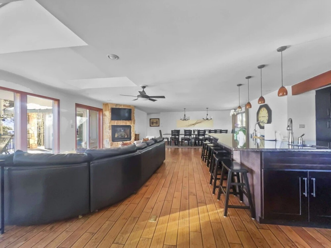 208 Tenderfoot 5 Bedroom Home by RedAwning