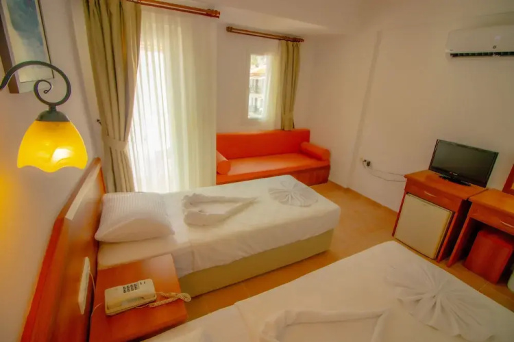 Celeste Hotel