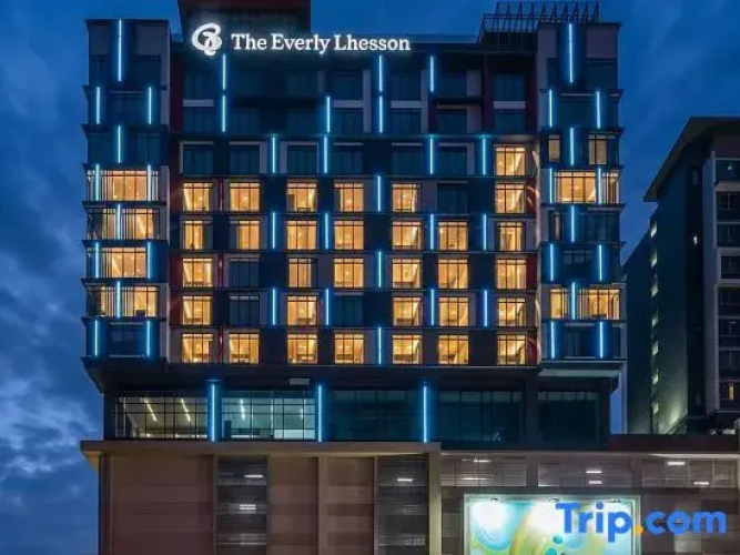 The Everly Lhesson Kuching