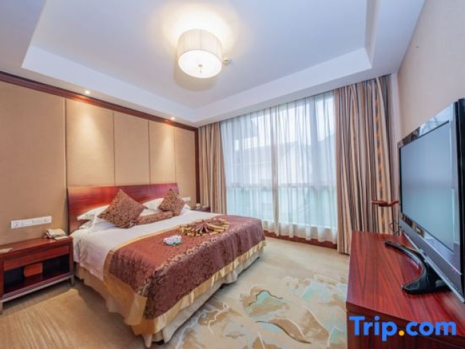 Deluxe Family Suite