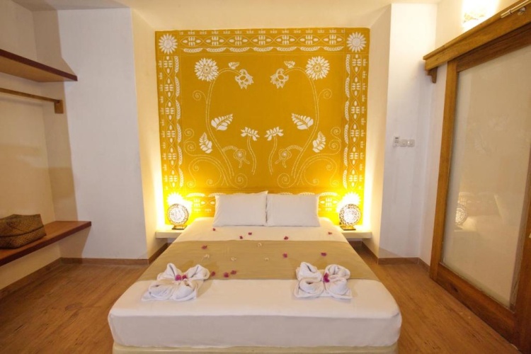 2 Bedrooms Villa