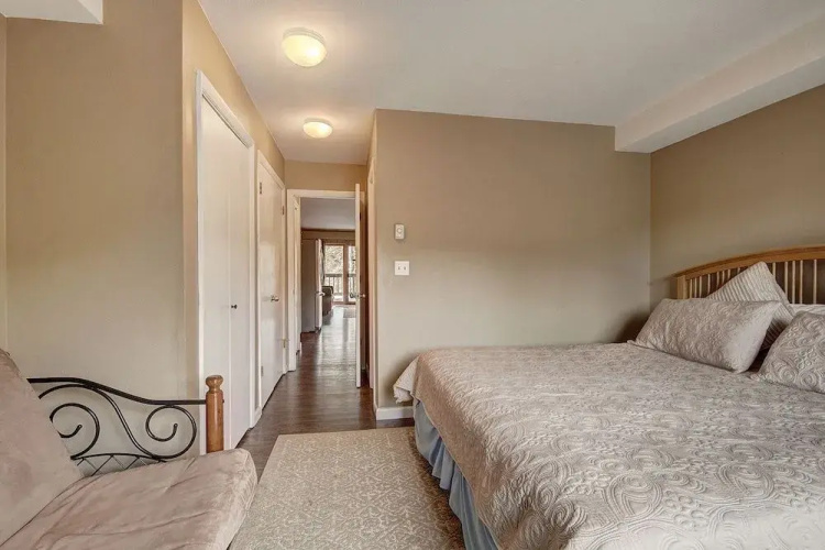 2964 Key 1 Bedroom Condo by RedAwning