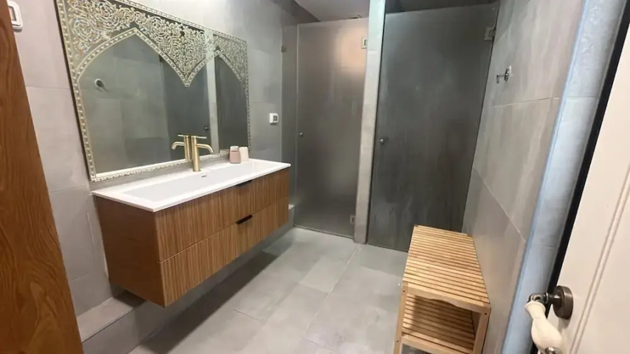 Stylish 3BR Family Retreat