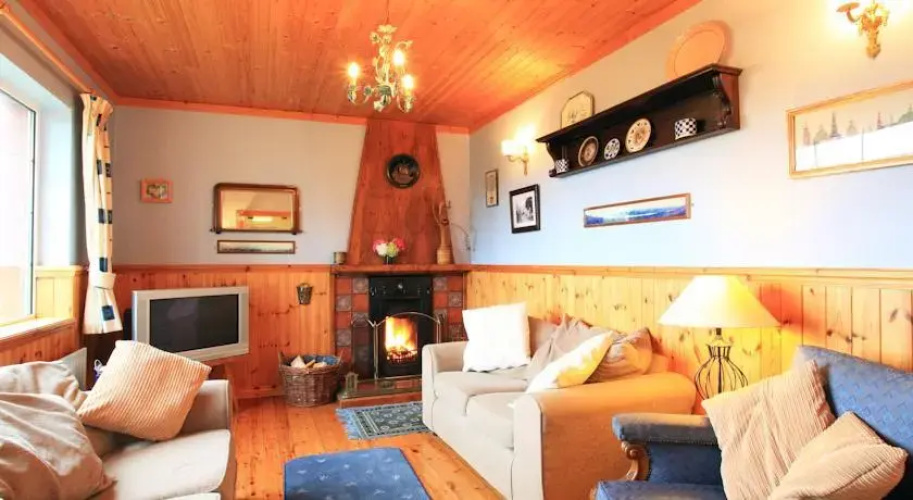 Fuchsia Cottage