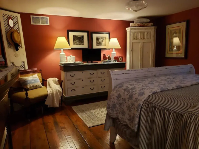 Applesauce Inn B&B