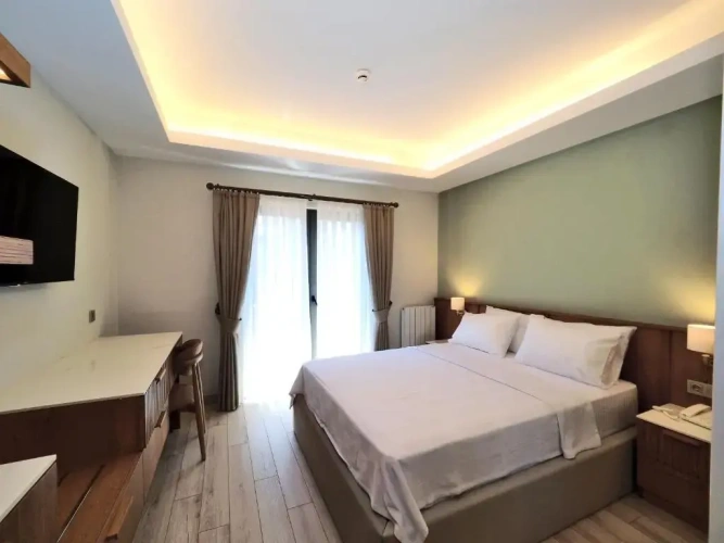 Superior Quadruple room with city view
