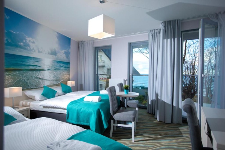 Standard Triple room with sea view