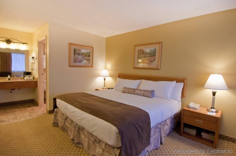 Best Western Plus Burnaby Hotel photo 7