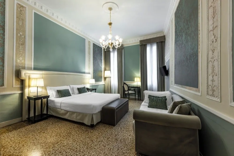 Deluxe Quadruple room