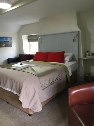 The New Three Mariners Inn