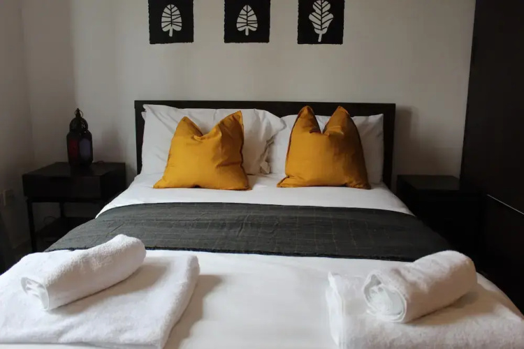 Modern Apartment-Comfortable and Central