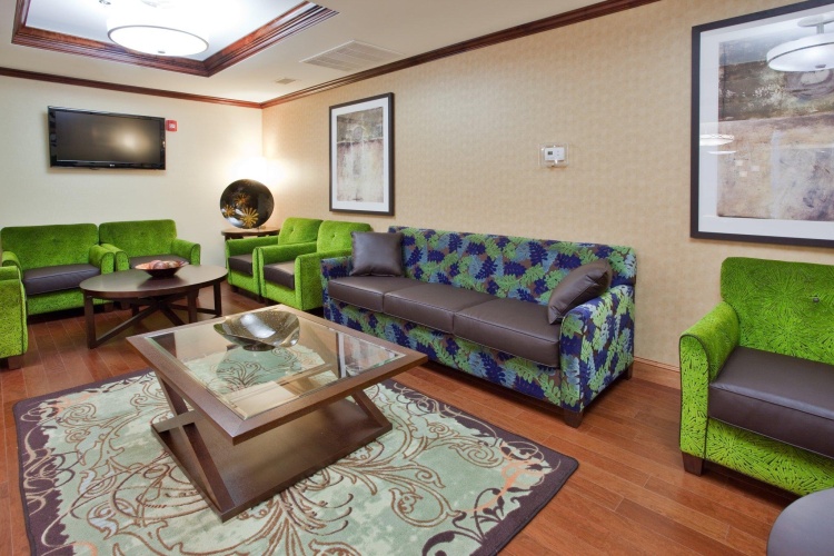 Holiday Inn Express Hotel & Suites Fredericksburg photo 17