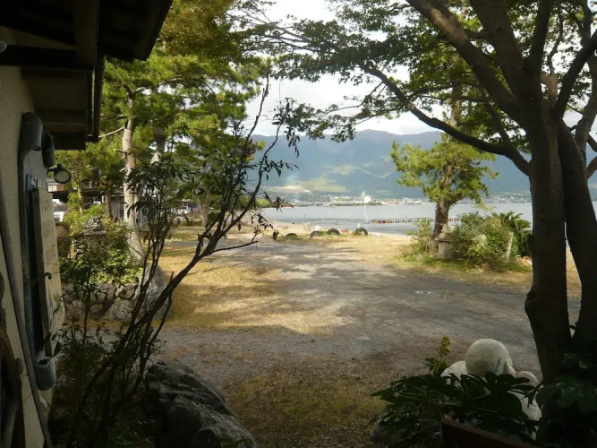 Youth Hostel WANIHIMA~Lakiside BIWA